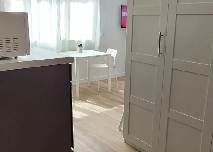 Torremolinos Carihuela Renovado - Wifi 365 Mbps - Fire Stick Amazon - Playa A 50 Metros